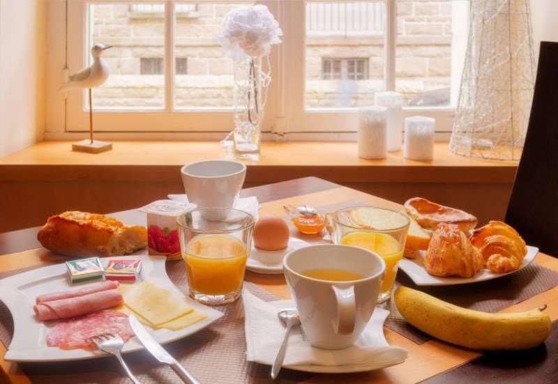 Hotel Balmoral Dinard Servis gambar